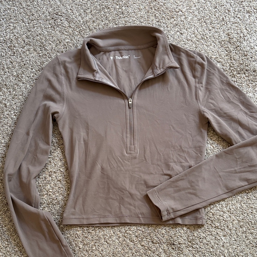 aritzia tna tan cropped fitted quarter zip